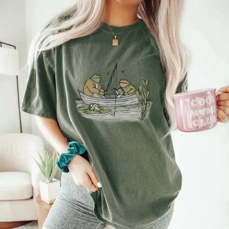 90s Frog TShirt and Sweatshirt, Retro Vintage Graphic Tees, Cute Toad Shirt, Nature Shirt, Book Lovers Shirt, Oversize...