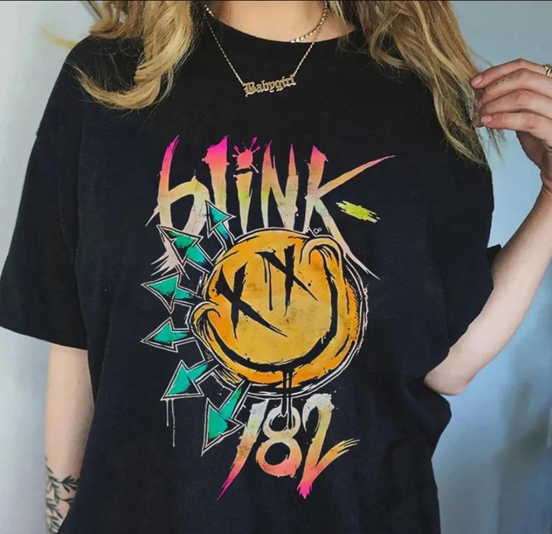 Blinkkkk Rock Shirt, Smile Face T-Shirt, Concert Shirt Cute Smile Shirt Hoodie, Sweatshirt | HypeDripTees.com