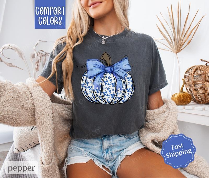 Blue Floral Pumpkin Shirt Comfort Colors, Womens Fall Pumpkin Shirt, Womenswear Oversized Crewneck Hoodie, Sweatshirt