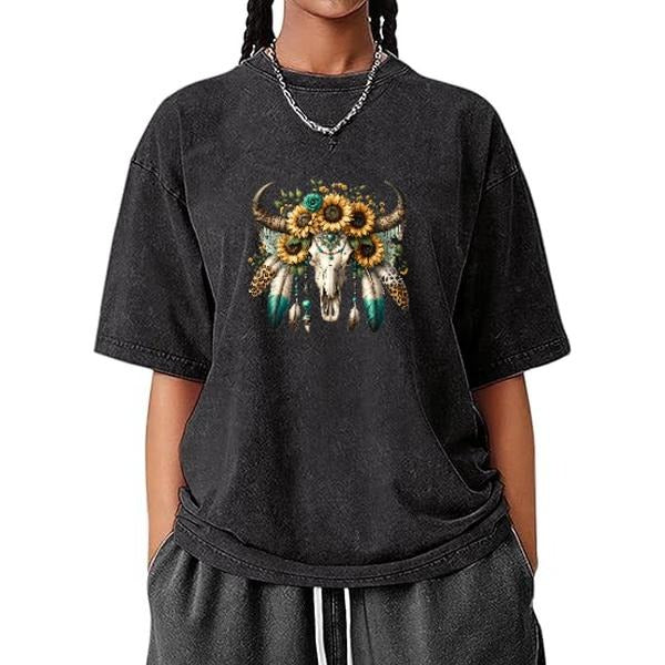 Casual Washed T - Shirt with Rustic Charm: Intricate Skull Graphic for a Bohemian