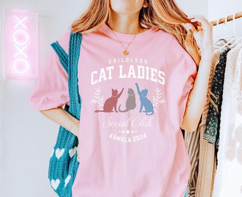 Childless Cat Lady Kamala Shirt, Kamala Harris President 2024 Shirt Hoodie, Sweatshirt | HypeDripTees.com