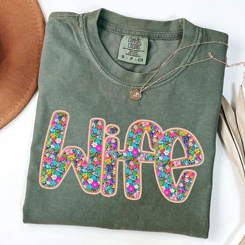 Comfort Colors Floral Wife Shirt - Floral Graphic Tee - Mother's Day Gift - Vintage Style Tee - Aesthetic Spring Shirt
