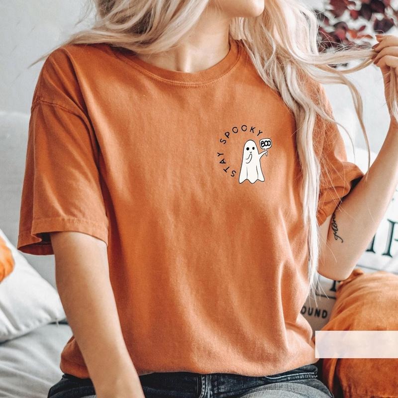 Comfort Colors Retro Stay Spooky Pocket Shirt, Funny Ghost T-Shirt, Vintage Pumpkin Season Shirt for Women, Cute Ghost...
