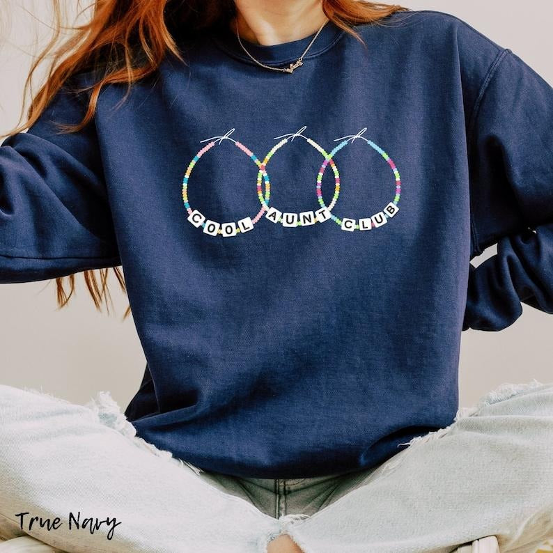 Cool Aunt Club Sweatshirt, New Aunt Gift, Aunt Birthday Gift, Sister Gifts, Auntie Sweatshirt, Aunt 2025, Cool Aunts...