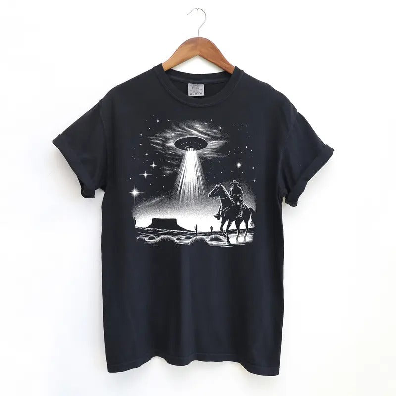 Cowboy UFO Tshirt, Comfort Colors Vintage Tees, Womens Graphic Tee Shirts, Cowboy Graphic Tees, Western Lover Shirt Fit...