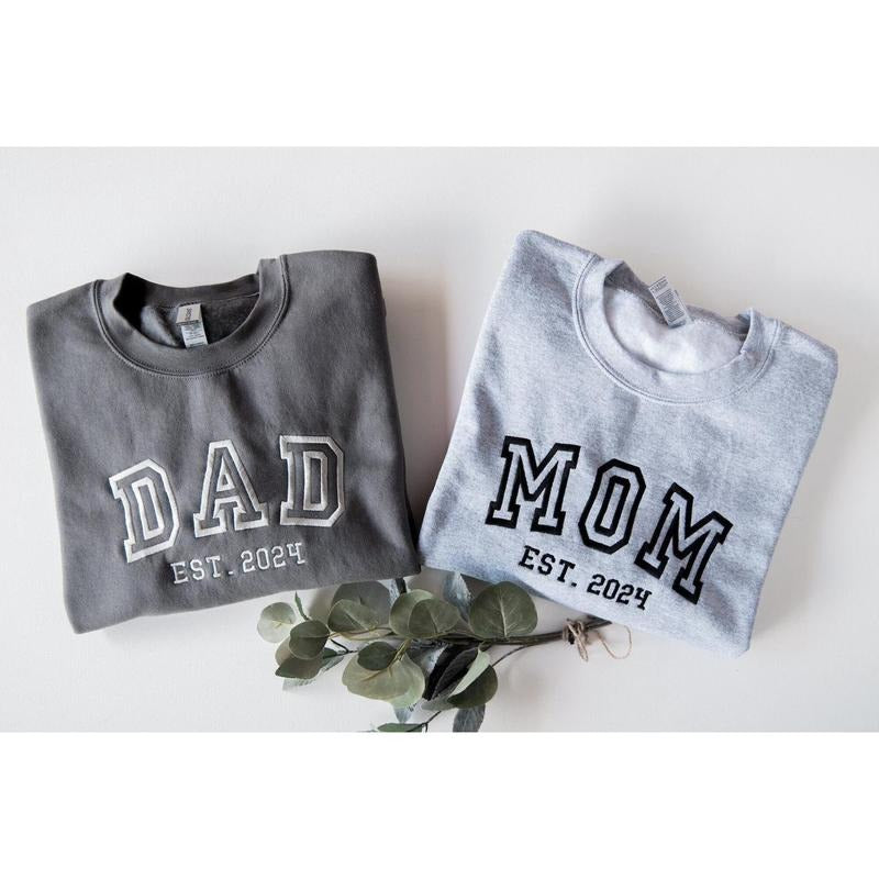 Custom Embroidered Daddy and Mommy sweatshirts, Pregnancy Announcement, Dad and Mom Sweatshirts, Daddy Mommy to be...