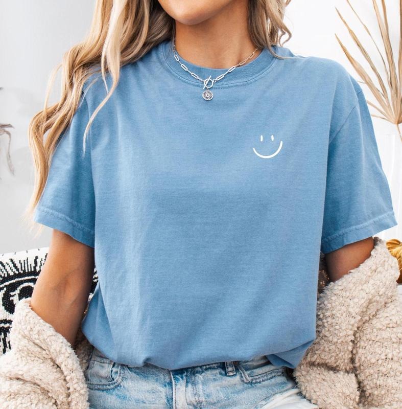 Cute Smiley T Shirt Comfort colors Oversized Soft Cozy Smile Tee Cotton Fabric Top Traditional Hoodie, Sweatshirt