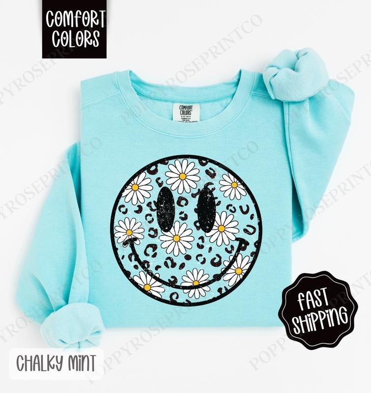 Daisy Floral Happy Face Shirt Comfort Colors Sweatshirt, Summer Pullover, Oversized Women's Sweater Hoodie | HypeDripTees.com
