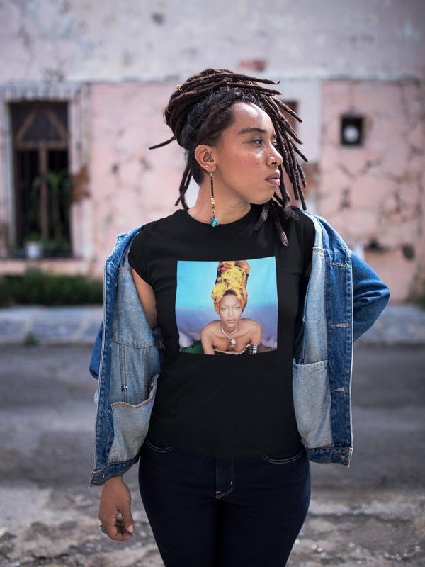Erykah Badu | 90s | throwback | unisex T-shirt Hoodie, Sweatshirt | HypeDripTees.com