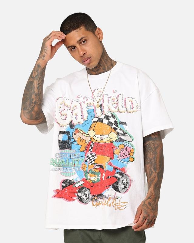 Garfield Race Heavyweight T-Shirt White Trending Movie T shirt Vintage 90s T-shirt gift for Movie fans gift for him gift...