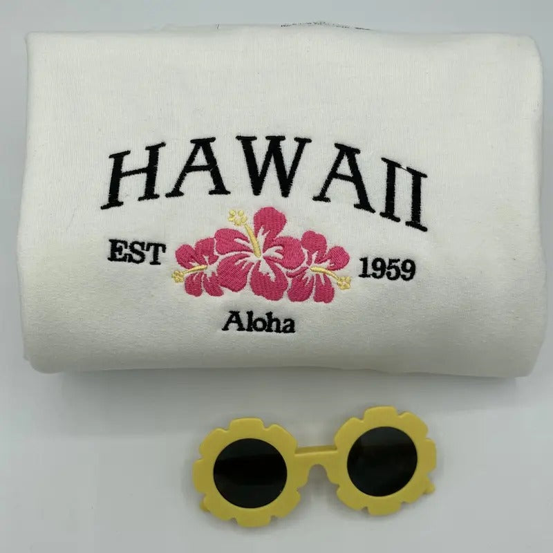 Hawaii Aloha state Embroidered sweatshirt - Aloha Crewneck - Vintage Hawaii Aloha Crewneck - Honolulu Sweater T-Shirts,...