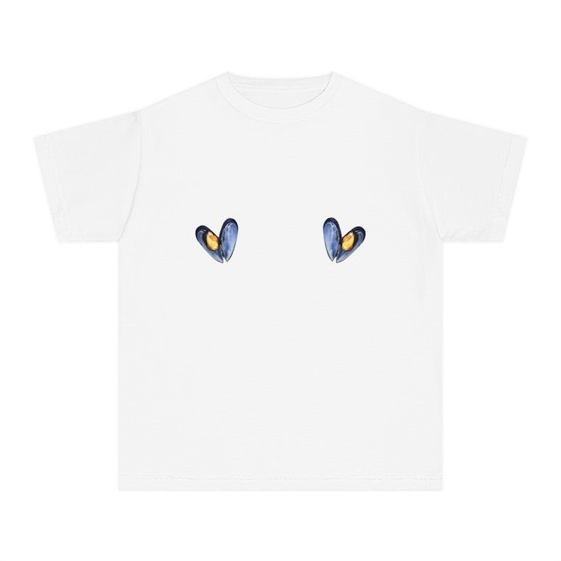 Heart Mussels Baby Tee, Oyster Y2k, Seashell Summer Top, Coastal Girl, Retro Seafood Graphic Top, Aesthetic Shirt, 90s...