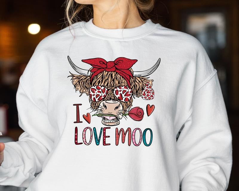 I Love Moo Sweatshirt, Highland Cow Valentine Sweatshirt, Valentines Day Sweater, Cow Lover, Xoxo Cow Sweater, Valentines...