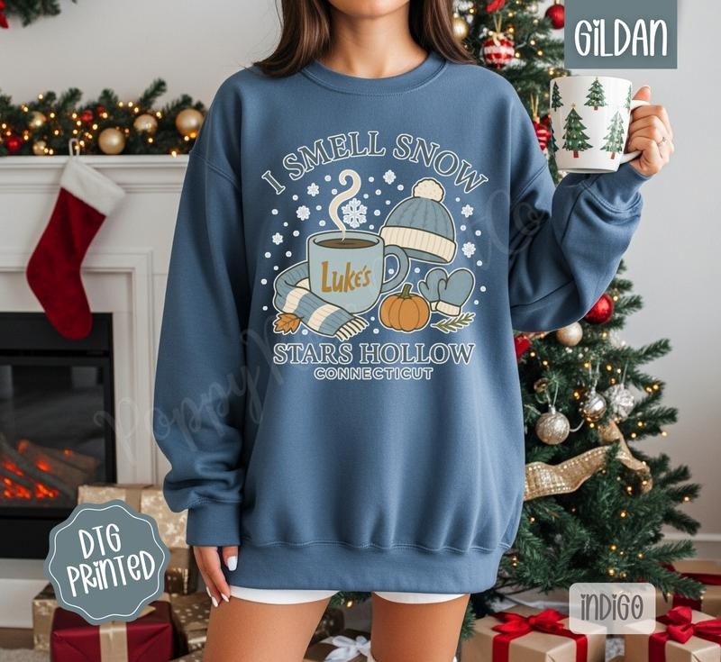 I Smell Snow Sweatshirt, Trendy Women's Christmas Sweater T-Shirts, Hoodie | HypeDripTees.com