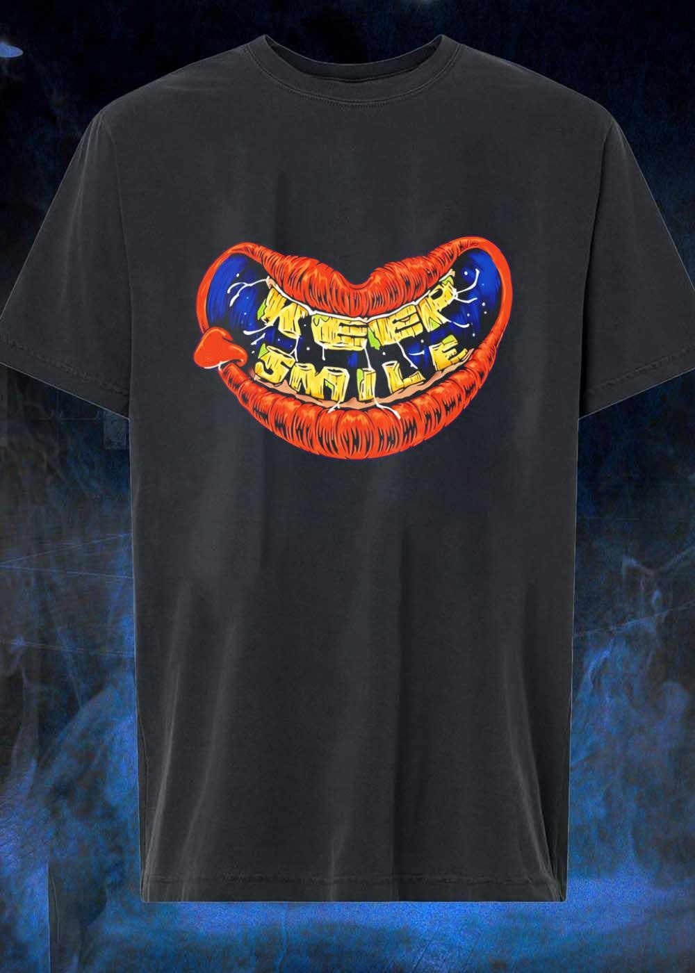 Keep Smiling Lips Graphic Keep Smile T-Shirt