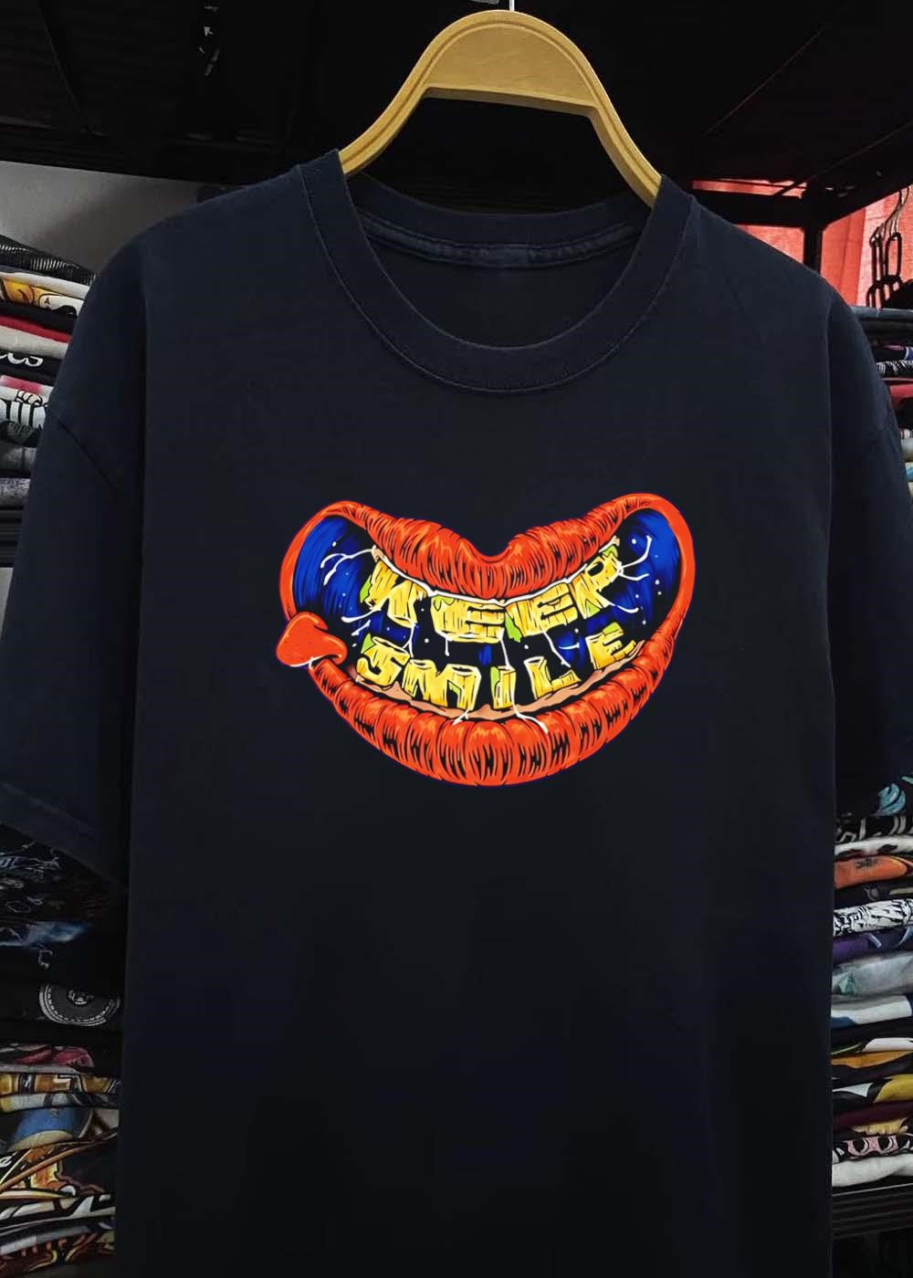 Keep Smiling Lips Graphic Keep Smile T-Shirt