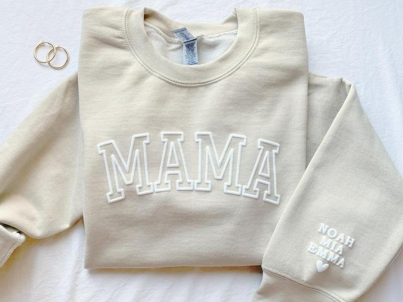 Personalized Mama Sweatshirt DRG With Names on Sleeve, Mama Puff Print, Embrossed Mama Sweatshirt DRG, Minimalist Cool...
