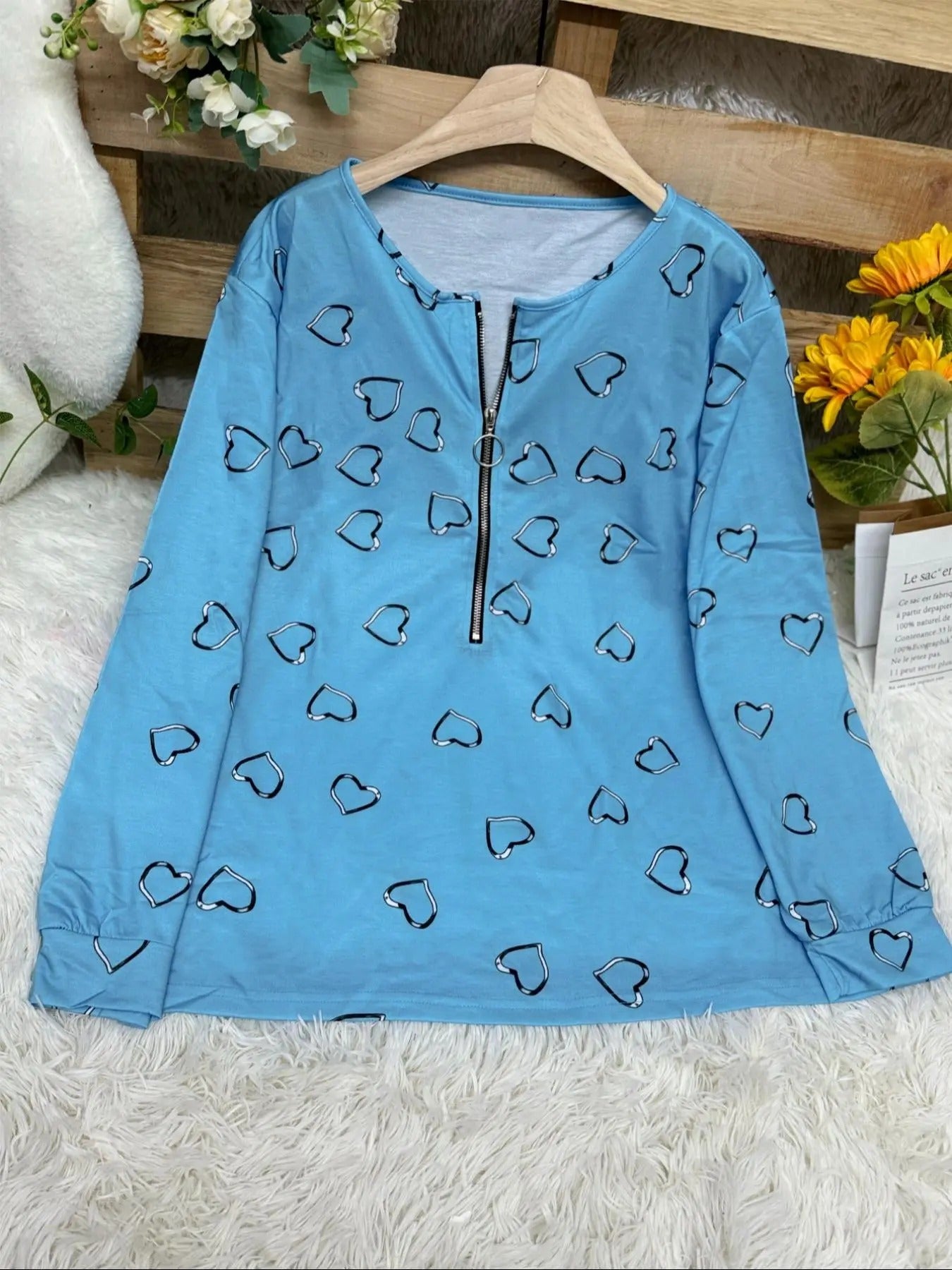 Plus Size Heart Print Zipper Round Neck Tee, Casual Long Sleeve Crew Neck T-shirt for Fall & Winter, Women's Plus...