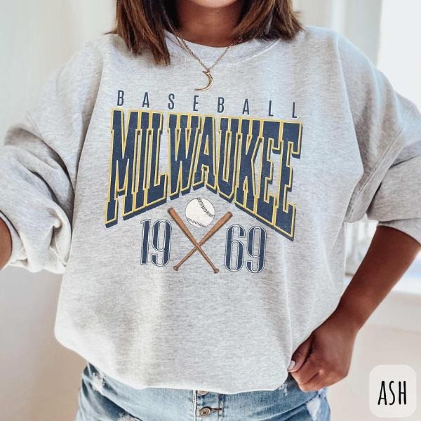 Retro Milwaukee Baseball Sweatshirt, Baseball Milwaukee T-shirt, Milwaukee Fan Gift Baseball Hoodie | HypeDripTees.com