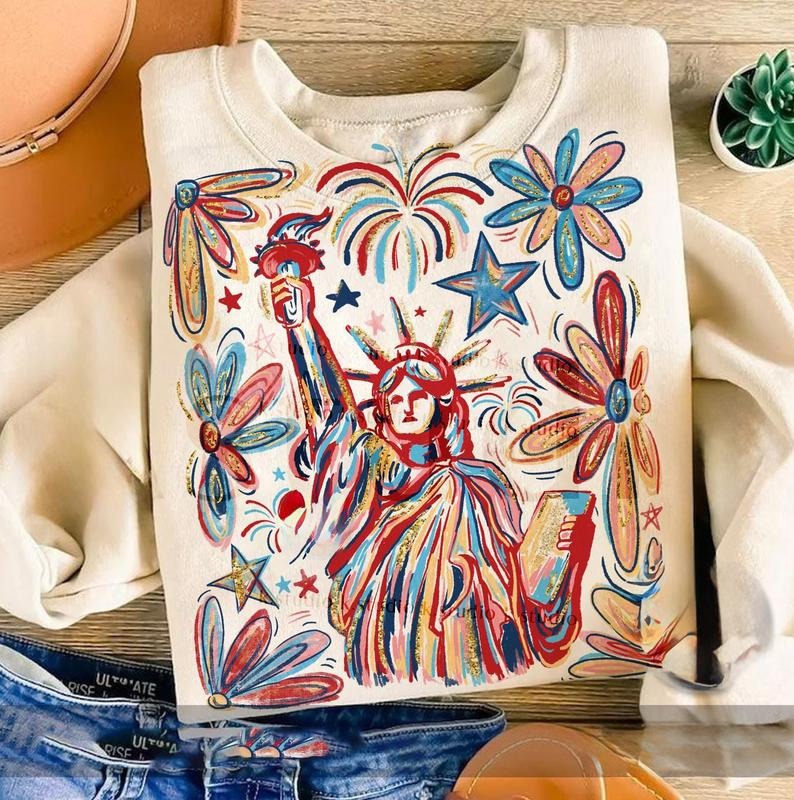 Retro Statue of Liberty Shirt 4th of July Graphic Tee America USA Floral Fireworks Unisex T-Shirt American Girl Style...