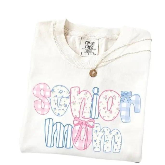 Comfort Colors Cute Senior Mom Shirt, Floral Senior Mom Shirt, Preppy Mom Shirt, 2026 Graduation Shirt, Proud Mom Gift...