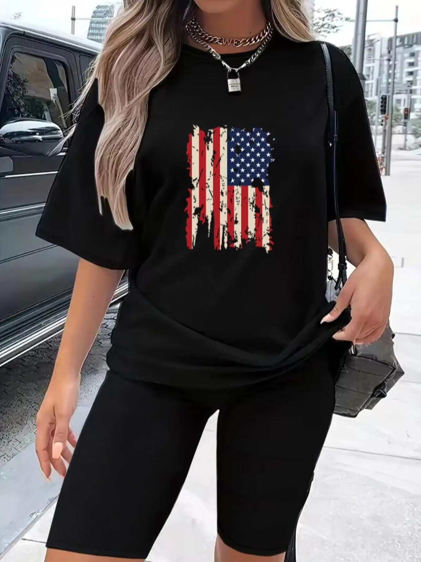 Two-Piece Set Women's Graphic Drop Shoulder Crew Neck Tee & Skinny Shorts Set, Short Sleeve Round Neck T-shirt & Short...
