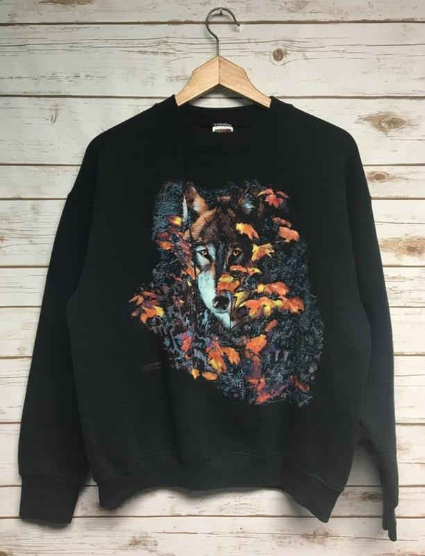 Vintage 90's Wolf crewneck sweatshirt lone wolf black crew neck sweatshirt Fruit of the Loom Animal print Nature scene...
