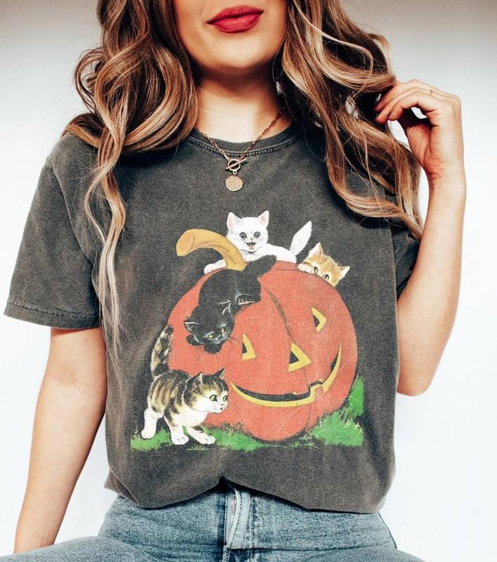 Vintage 90s Cat Halloween Shirt, Retro Halloween Shirt, Spooky Season Tee, Pumpkin Cat Lover Shirt, Black Cat T-Shirt,...
