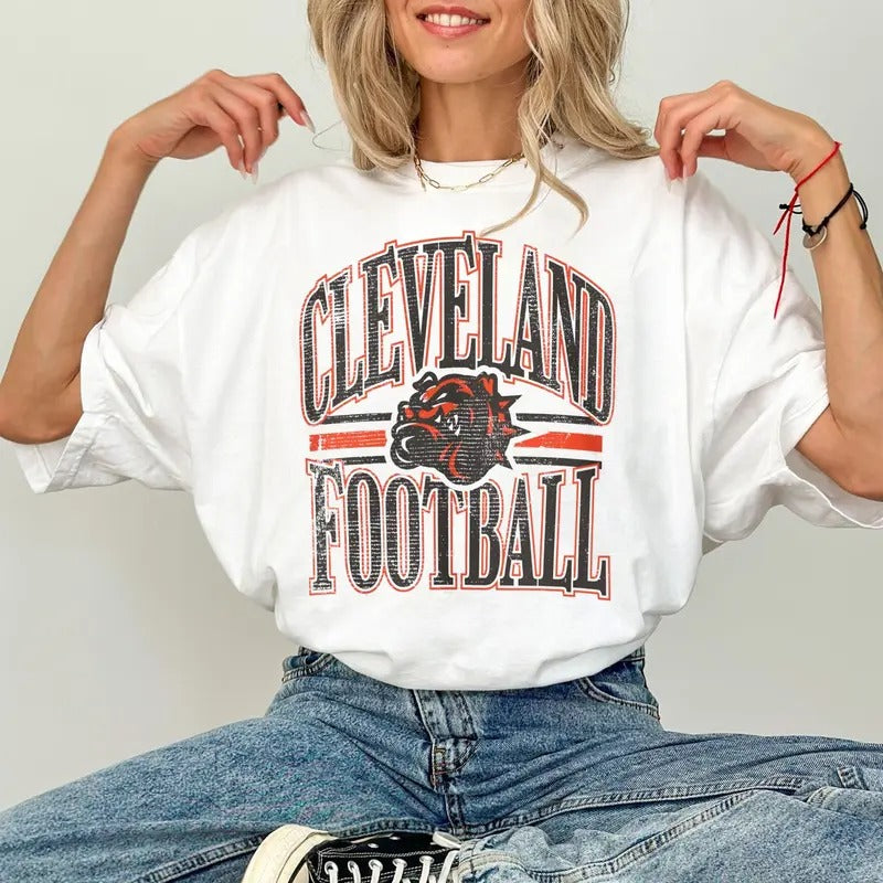 Vintage CleveIand Br0wns Football T Shirt, Game Day Apparel, Football Fans Top, CleveIand Merch, Unisex Short Sleeve Tee...