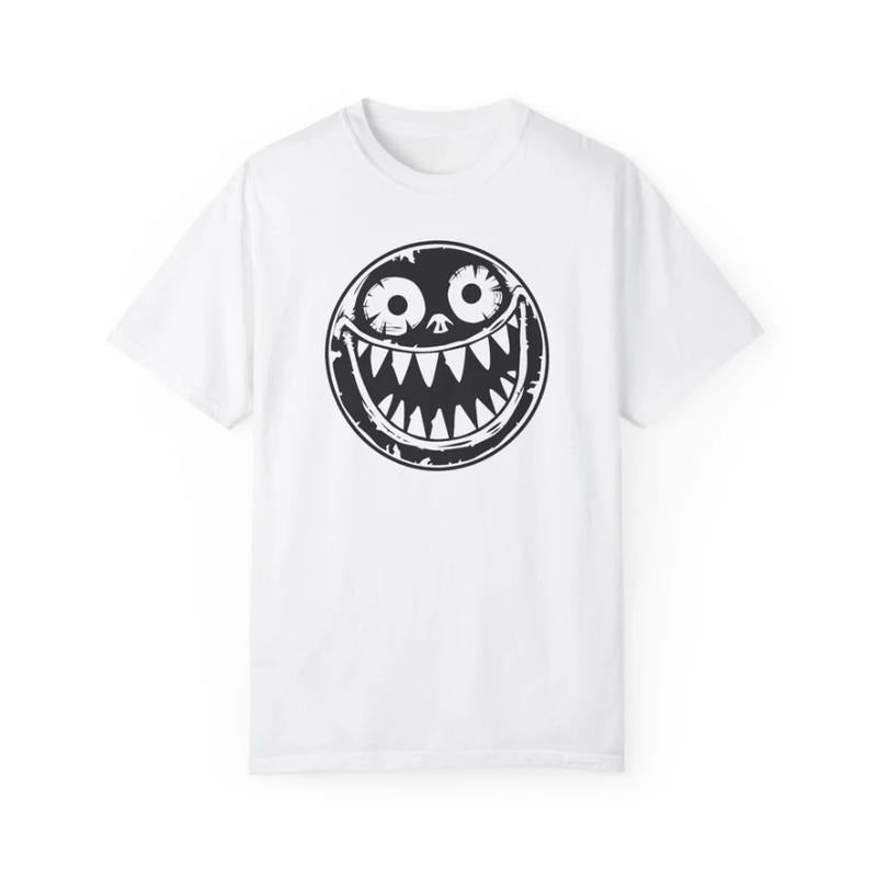 Vintage Grinning Skull T-Shirt, Retro Gothic Graphic Tee for Horror Fans, Unique Casual, 2YK clothing, affliction style,...