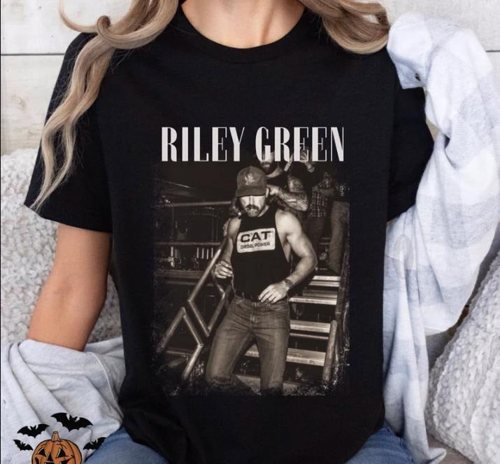 Vintage Rileyyyy Tee, Concert Shirt Hoodie, Sweatshirt | HypeDripTees.com