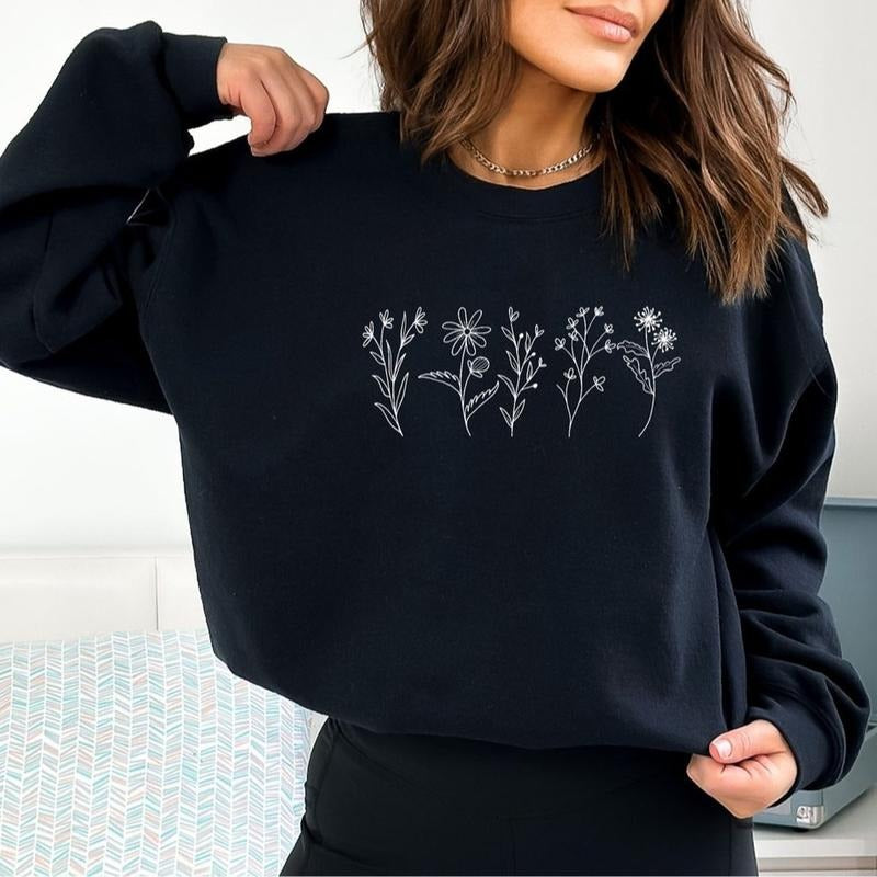 Wildflowers Sweatshirt, Flower Crewneck Pullover, Cozy Floral Sweatshirt for Women, Vintage Botanical Design, Cute...