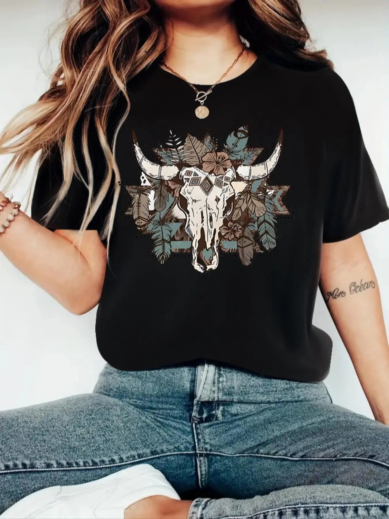 Women's Bull Head & Floral Print Round Neck Graphic Tee, Vintage Trendy Casual Short Sleeve T-shirt for Daily Wear,...