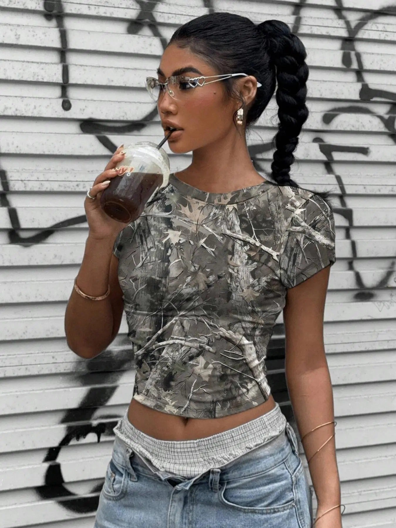 Women's Camo Print Round Neck Crop Tee, Y2k Fashion Short Sleeve Crew Neck T-shirt for Summer, Fashion Women's Top for...