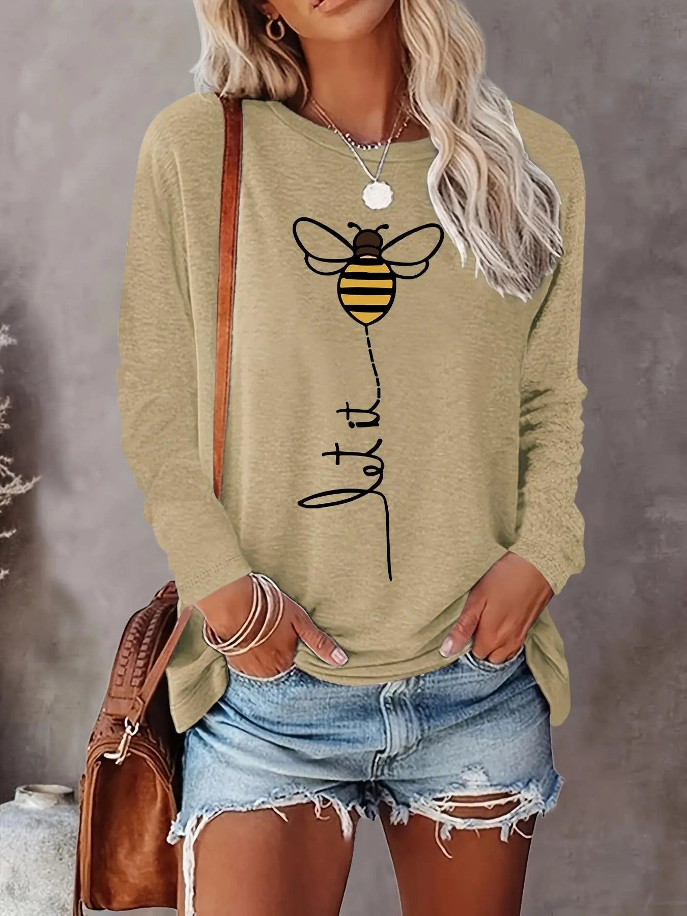 Women's Cartoon Bee Print Round Neck Tee, Casual Long Sleeve Crew Neck T-shirt for Fall & Winter, Women's Top for Daily...