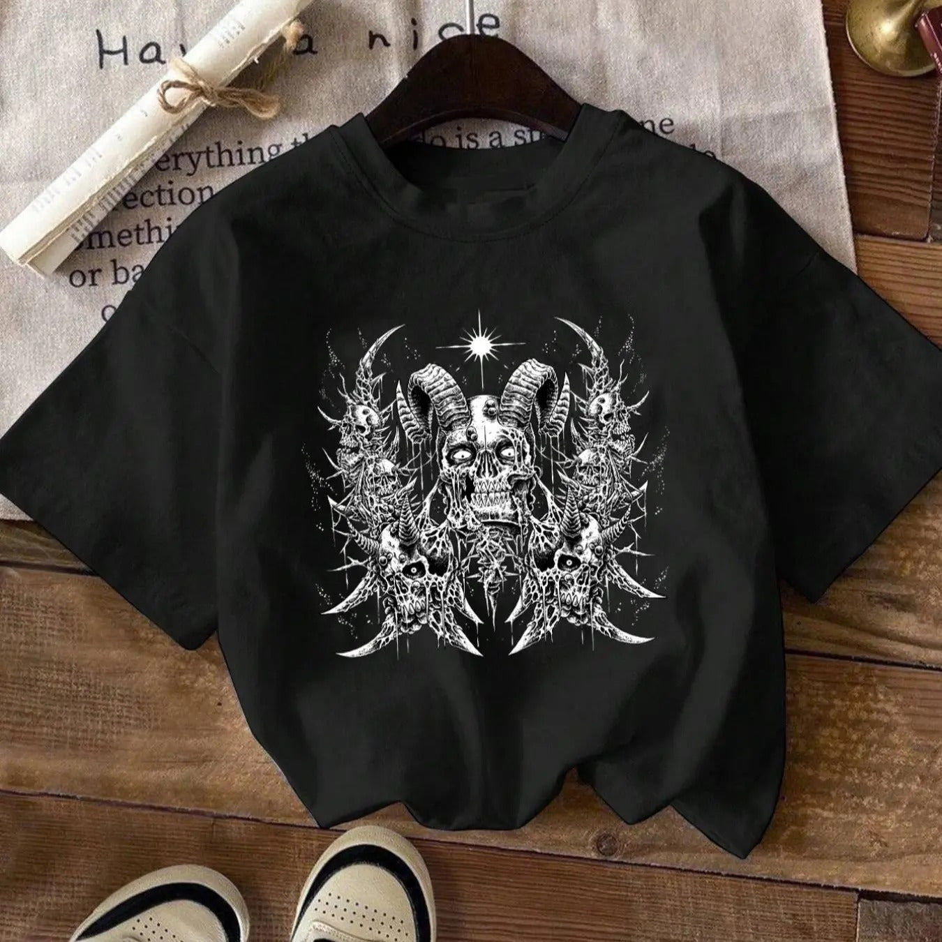 Women's Cartoon Skull Print Drop Shoulder Tee, Casual Half Sleeve Round Neck T-Shirt for Daily Wear, Women's Clothing for...