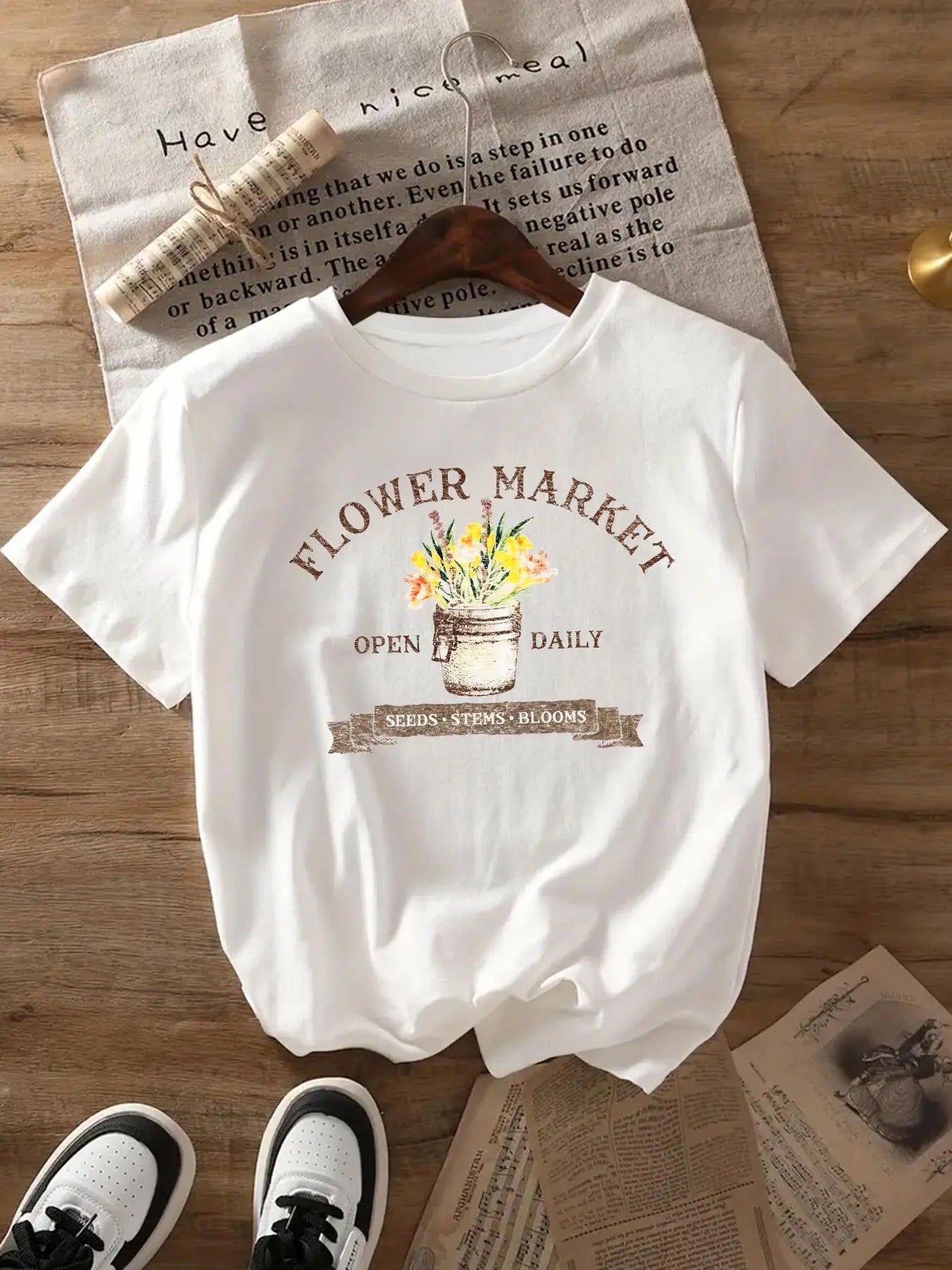 Women's Floral & Letter Print Round Neck Tee, Casual Short Sleeve Crew Neck T-Shirt for Daily Wear, Ladies Clothes for...