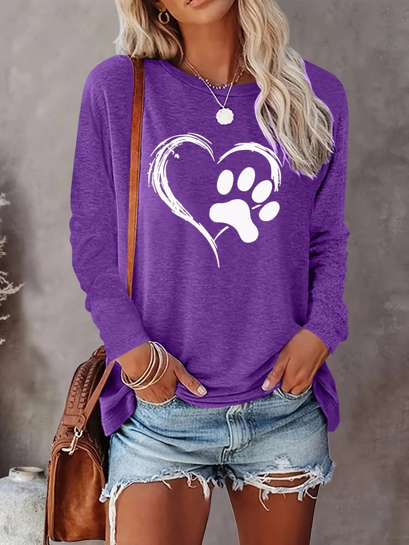 Women's Heart Print Round Neck Tee, Casual Long Sleeve Crew Neck T-shirt for Fall & Winter, Women's Top for Daily Wear...