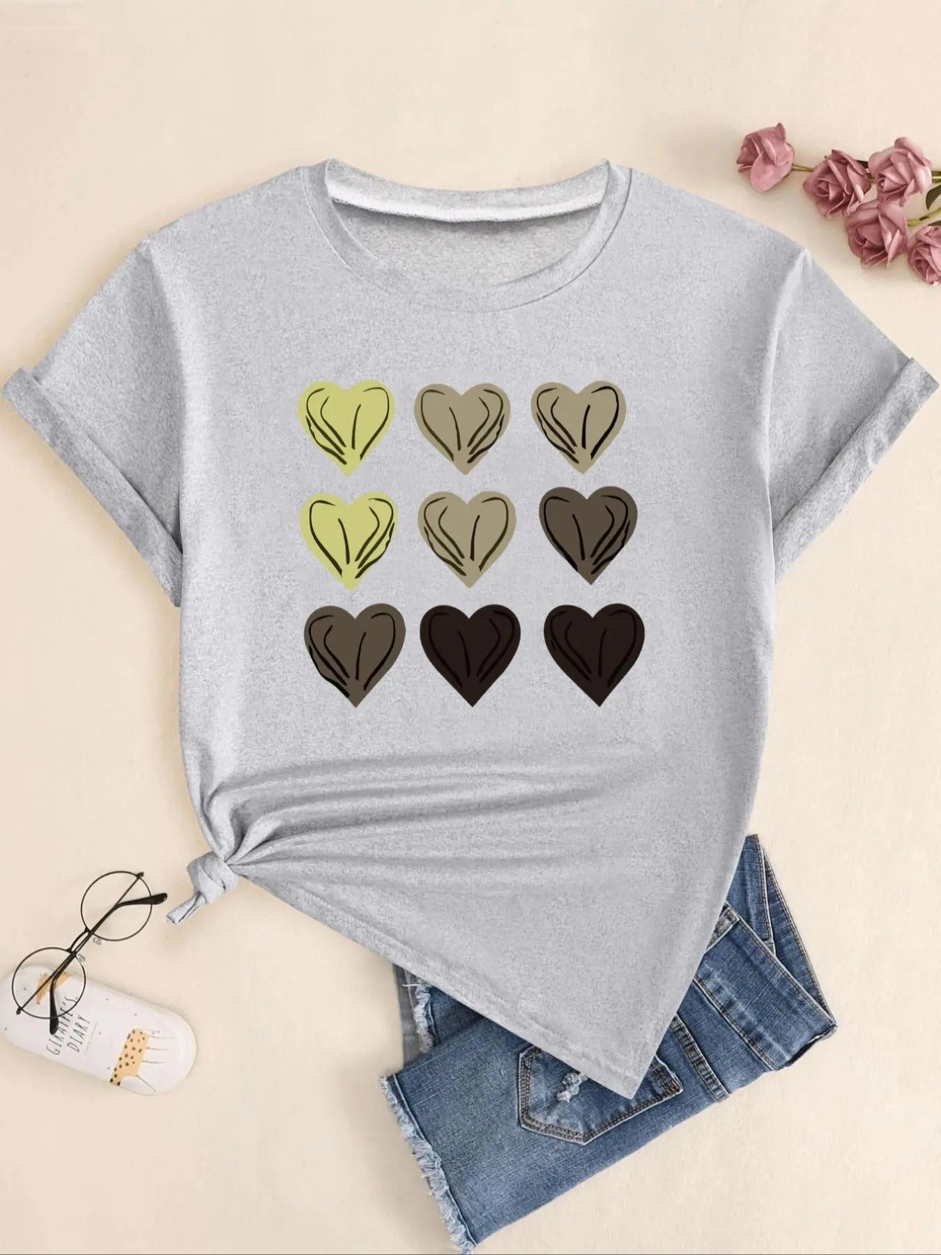 Women's Heart Print Round Neck Tee, Fashion Casual Short Sleeve T-shirt, Ladies Summer Clothes for Daily Wear Hoodie,...