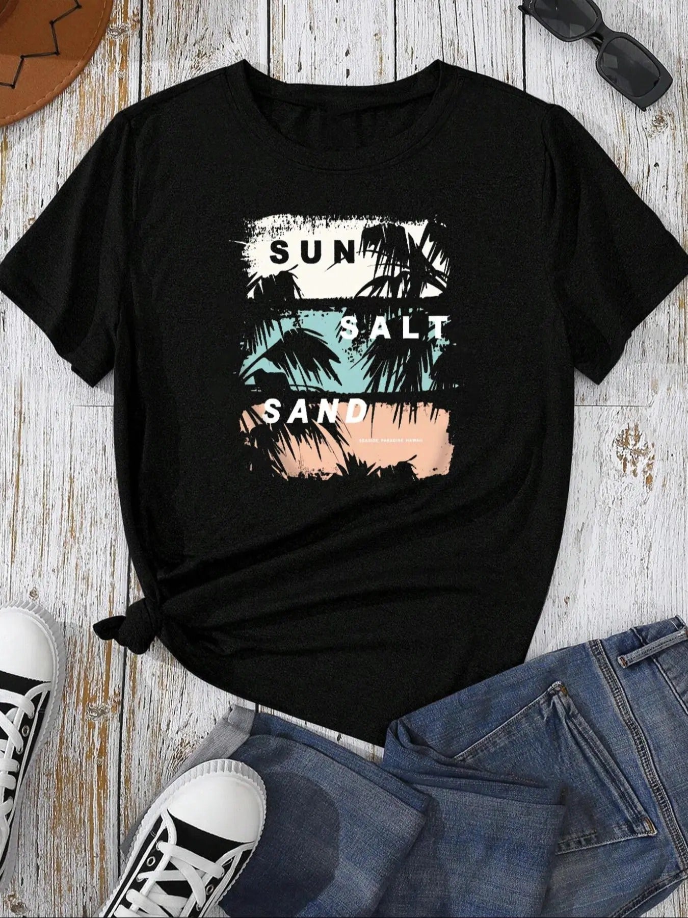 Women's Palm Tree Letter Print Round Neck Tee, Vintage Casual Graphic Short Sleeve T-shirt For Daily Wear, Trendy Ladies...
