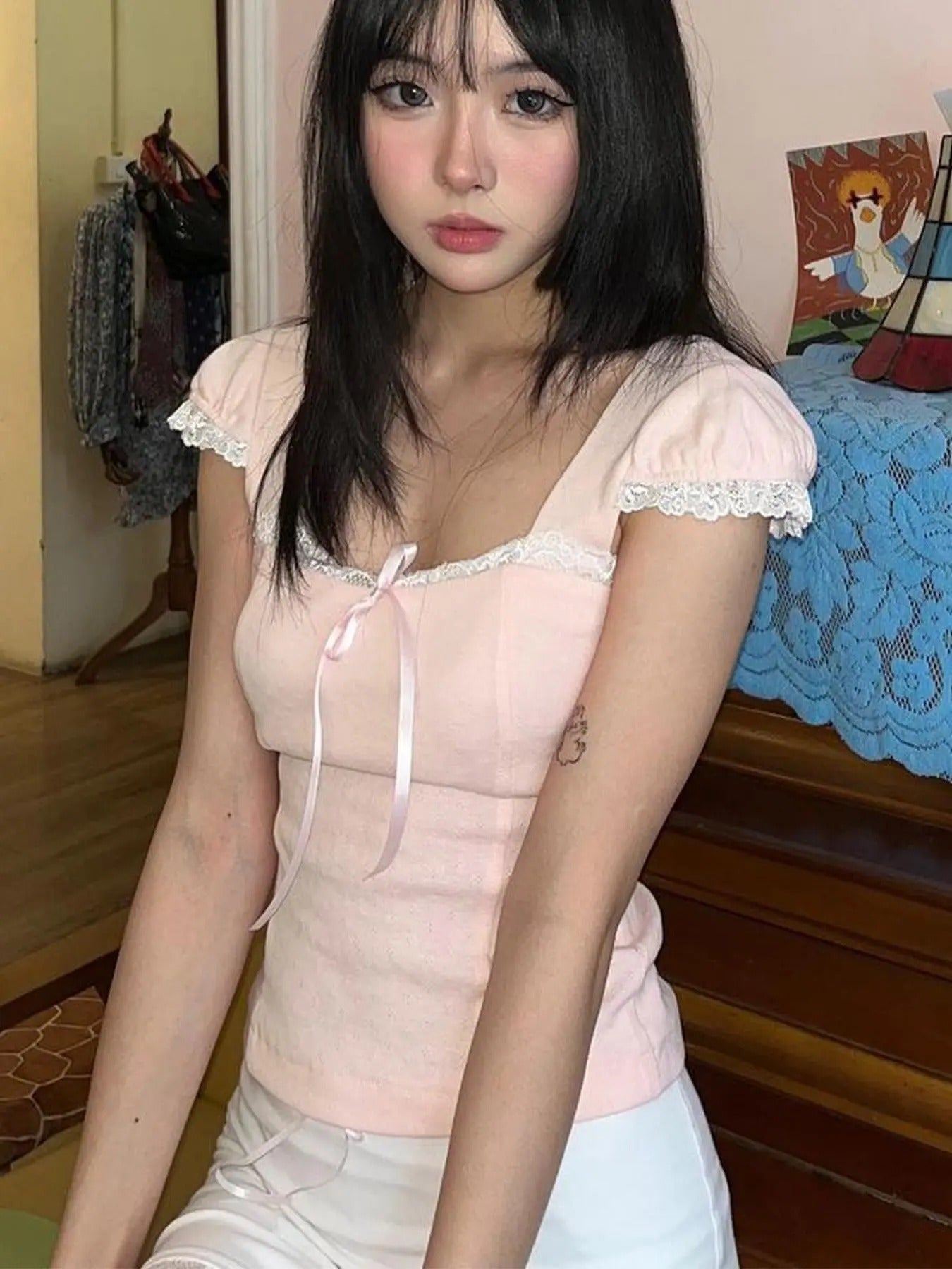 Women's Plain Bow Decor Contrast Lace Puff Sleeve Tee, Cute Chic Y2K Square Neck Cap Sleeve T-Shirt for Summer, Fashion...