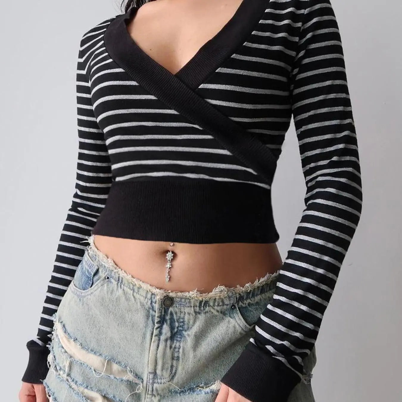 Women's Striped Print Wrap V Neck Crop Tee, Casual Long Sleeve T-shirt for Spring & Fall, Women's Top for Daily Wear...