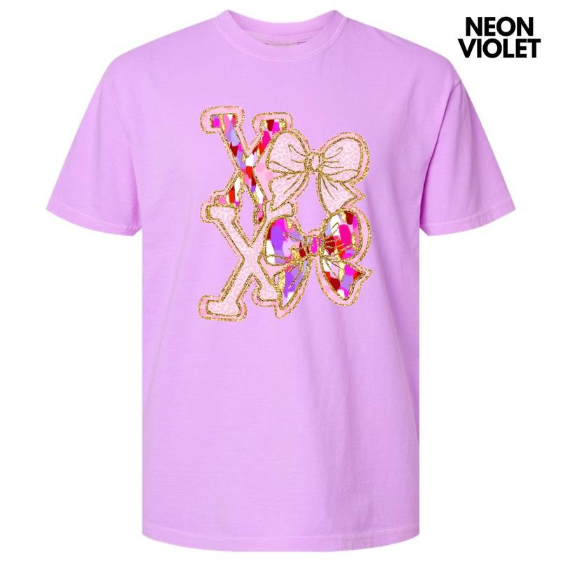 X's and Bows Brushstroke Comfort Colors T-Shirt Hoodie, Sweatshirt | HypeDripTees.com