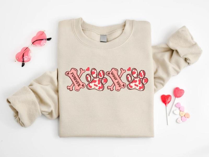 XOXO Paw Shirt, Dog Valentine's Day Sweatshirt, Valentine's Day Shirt, Valentine Shirt Women, Gift Tee Dog Owner, Animal...