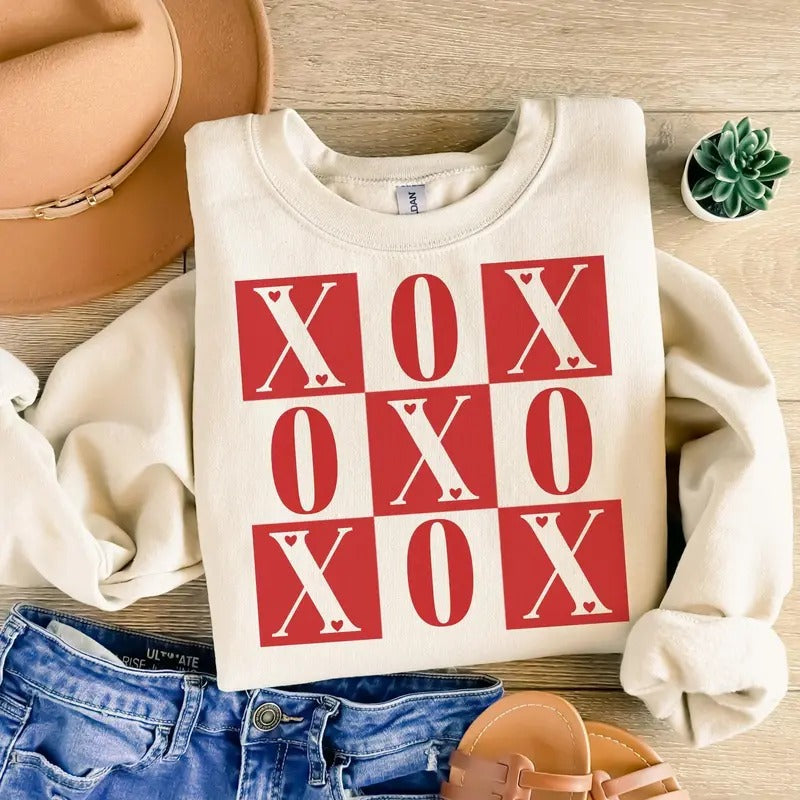 XOXO Valentine's day Sweatshirt, Retro Valentine Shirt Sweatshirt, Heart Sweatshirt, Valentine's Day Sweatshirt,...