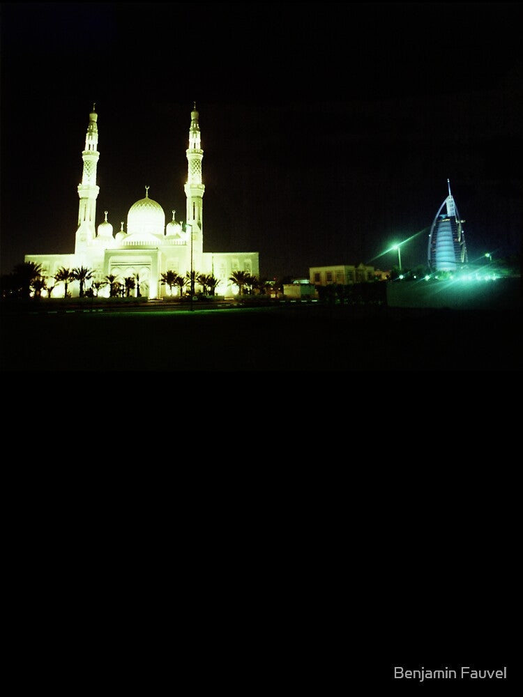 Jumeirah Mosque & the Burj Al Arab by Benjamin Fauvel