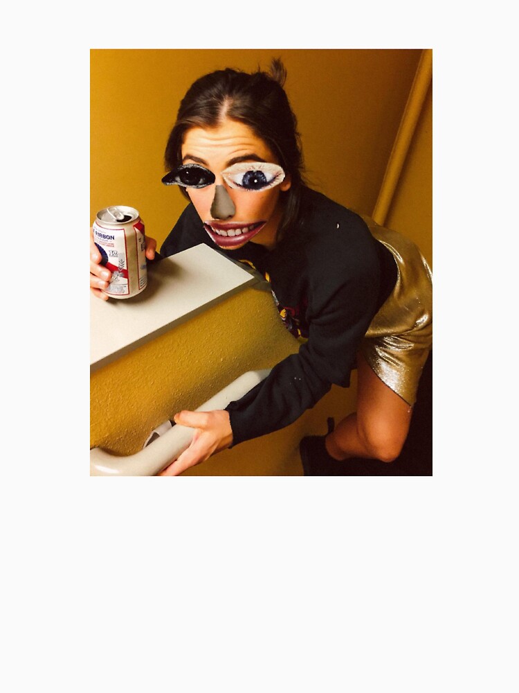 PBR Girl – Absurd Pop Aesthetic by Lisa Eggs