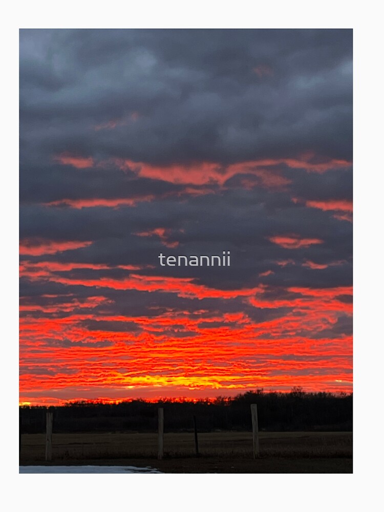 The sky is on fire by tenannii