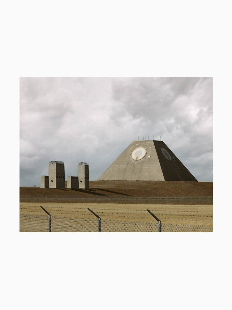 The Monolith by Hoelessjoe