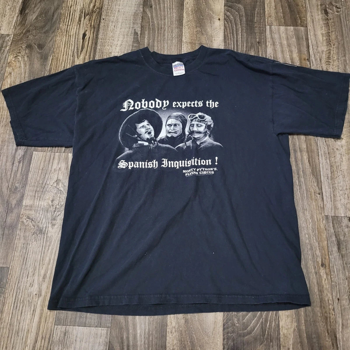 Vintage Y2k 2003 Monty Python flying circus Spanish Inquisition shirt XL